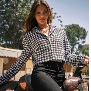 Cropped Black and White Houndstooth Women's Blazer